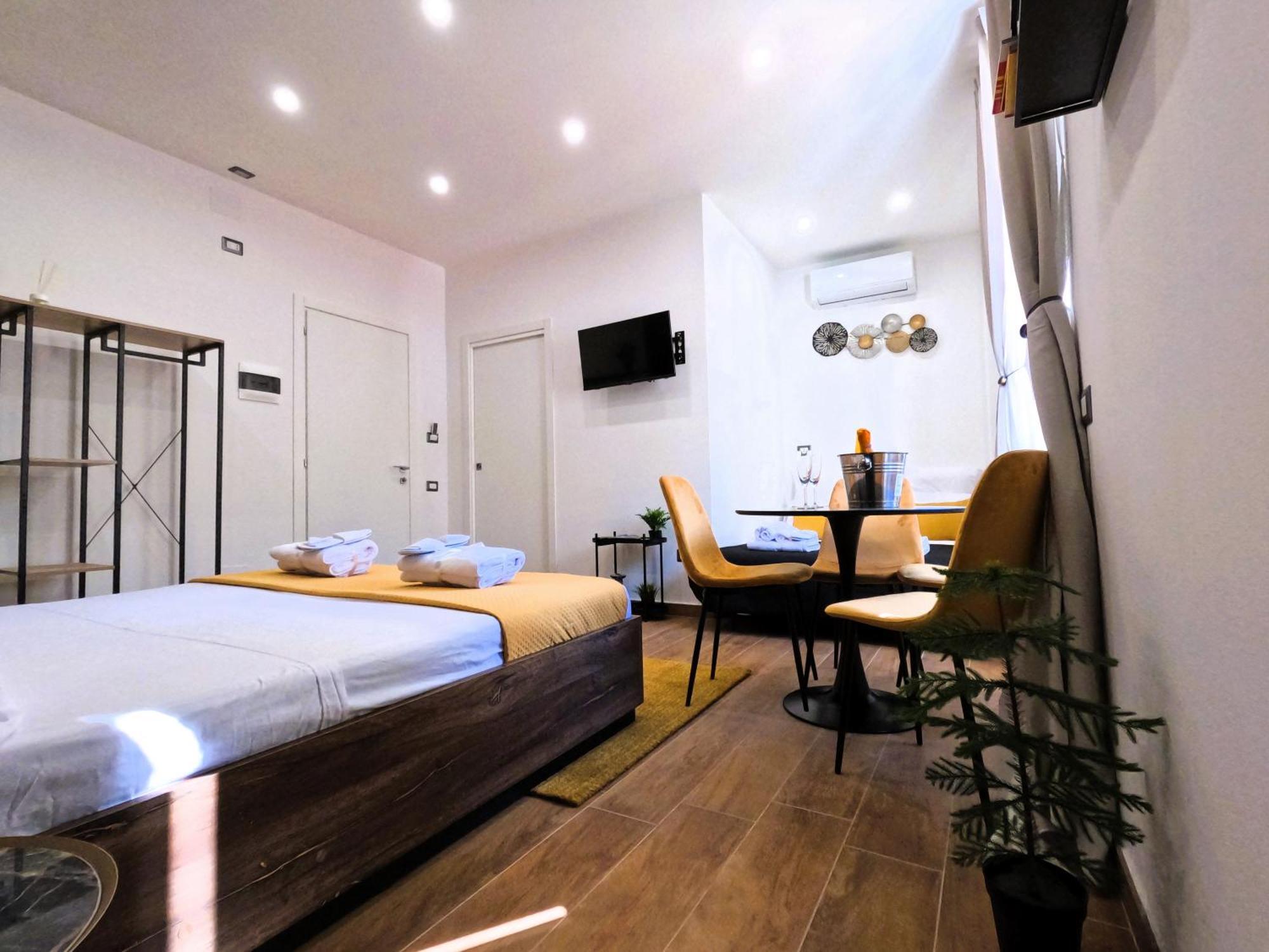 Blackwoody Contemporary Rooms - Napoli Centro Storico Exterior foto